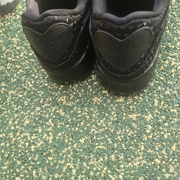 Nike Airmax 90 Black Valentine's Day Edition - Picture 5 of 7